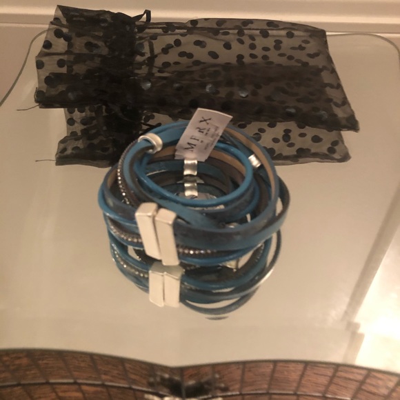 Merx Inc Blue wrap multi layer bracelet - Picture 2 of 4